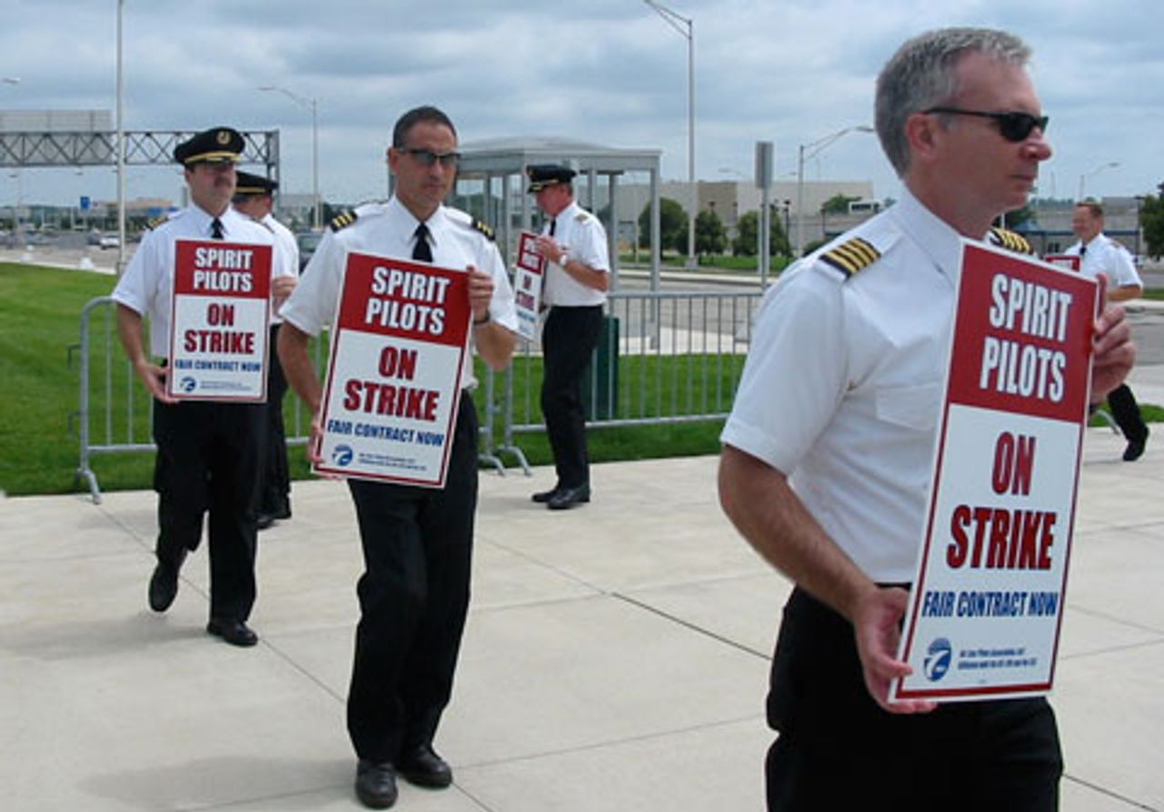 Pilots picket